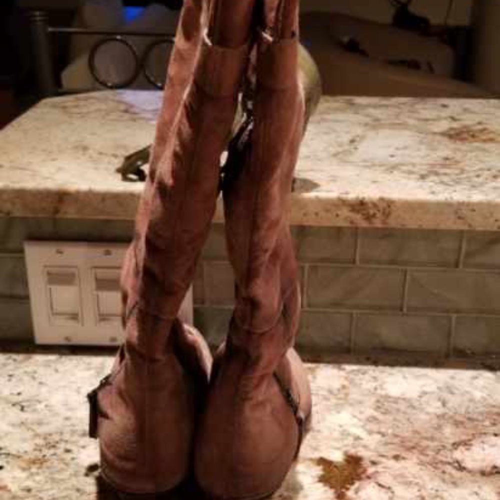 Boots - Picture 2 of 4
